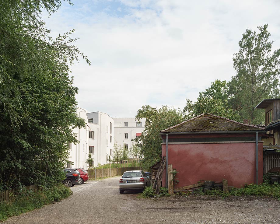 August 25, 4 helle Häuser bei der Blutbuche, Sunder-Plassmann Architekten, Schondorf am Ammersee