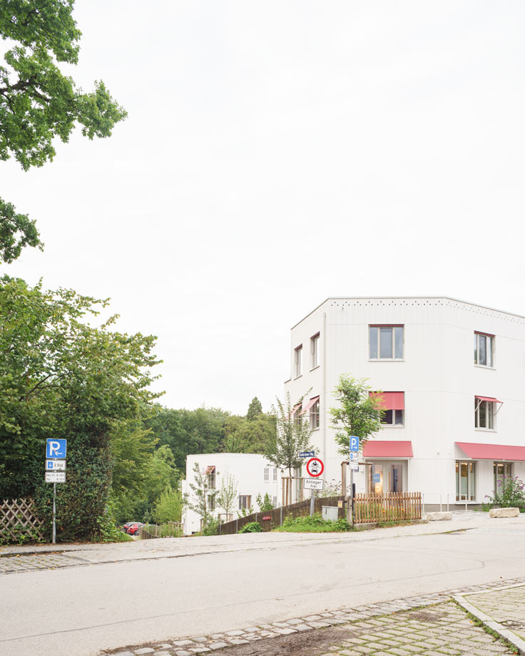August 25, 4 helle Häuser bei der Blutbuche, Sunder-Plassmann Architekten, Schondorf am Ammersee