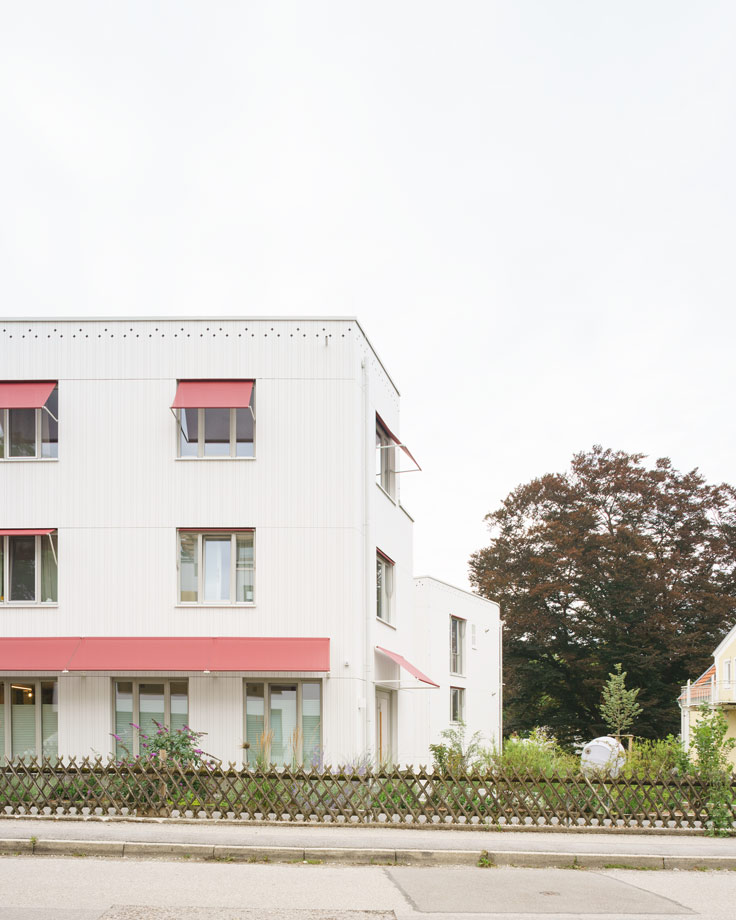 August 25, 4 helle Häuser bei der Blutbuche, Sunder-Plassmann Architekten, Schondorf am Ammersee